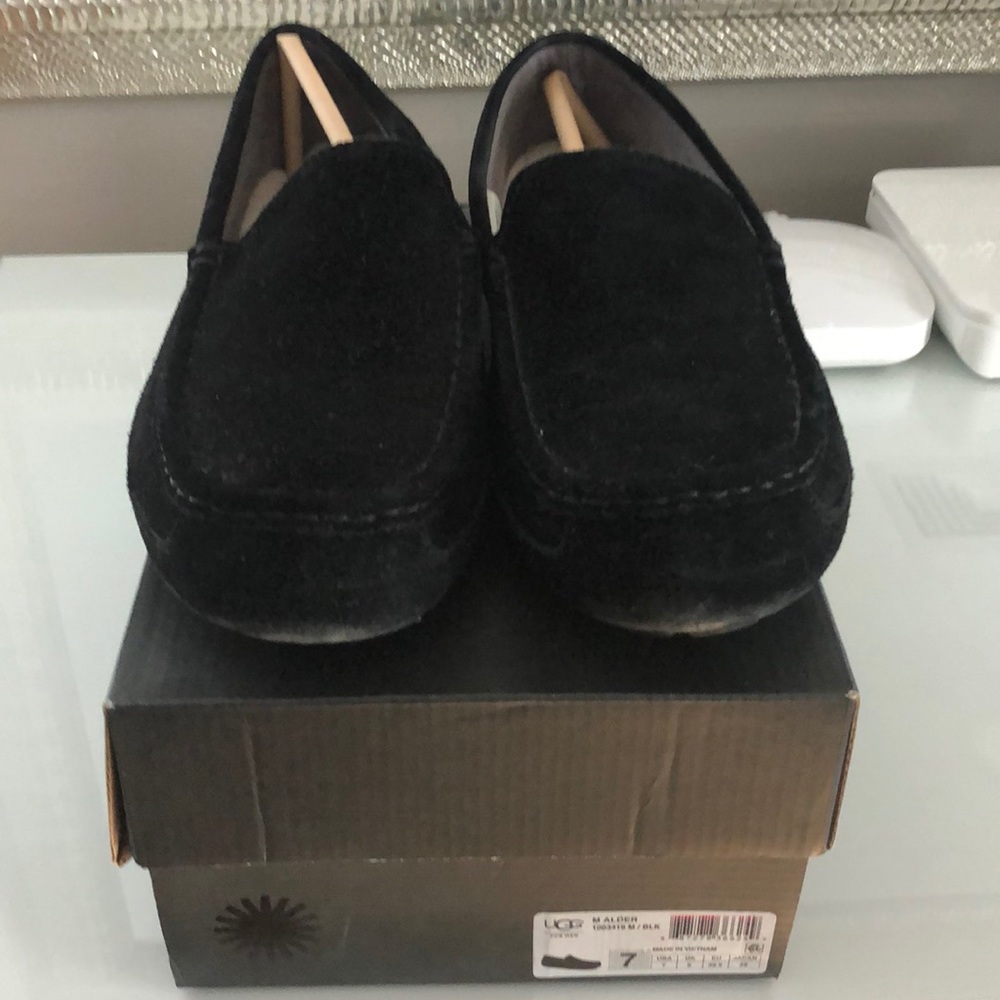 Ugg Slippers men’s 7 women’s 8